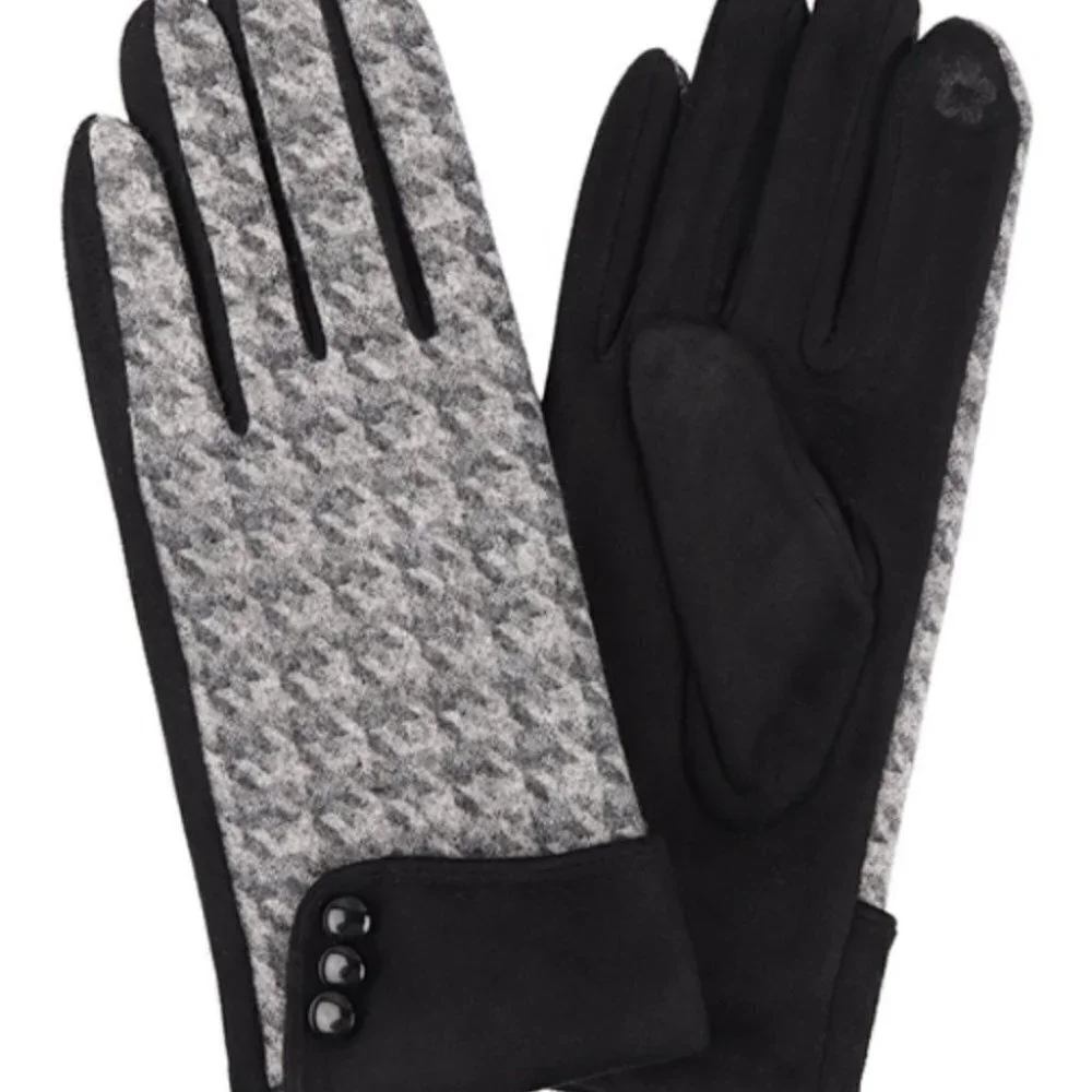 black houndstooth touch screen gloves